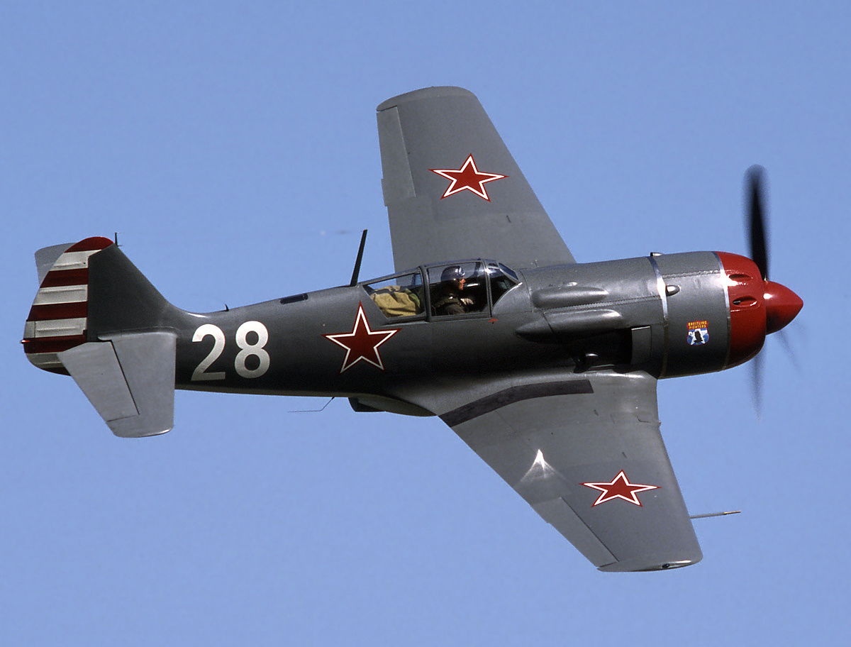 Советский истребитель второй мировой. Самолёт Лавочкина ла 9. Ла-9 истребитель. Ла 9 ла 11. Ла-7 самолет Лавочкина.